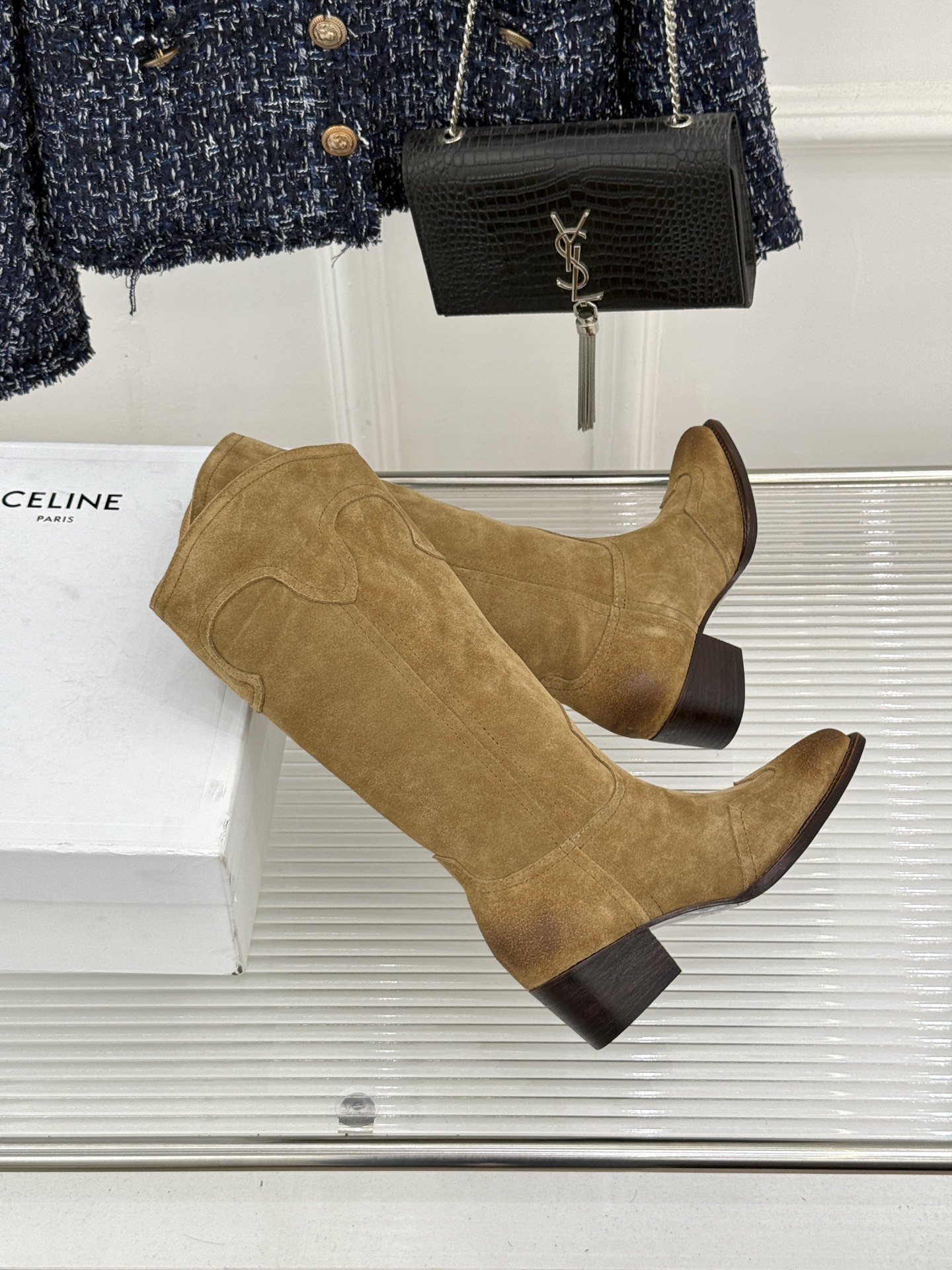 Celine /塞琳26WF秋冬新品 复古系带厚底短靴 秋冬鞋柜的灵魂单品 经典款无惧潮流更迭 意式手工打磨每处细节 低