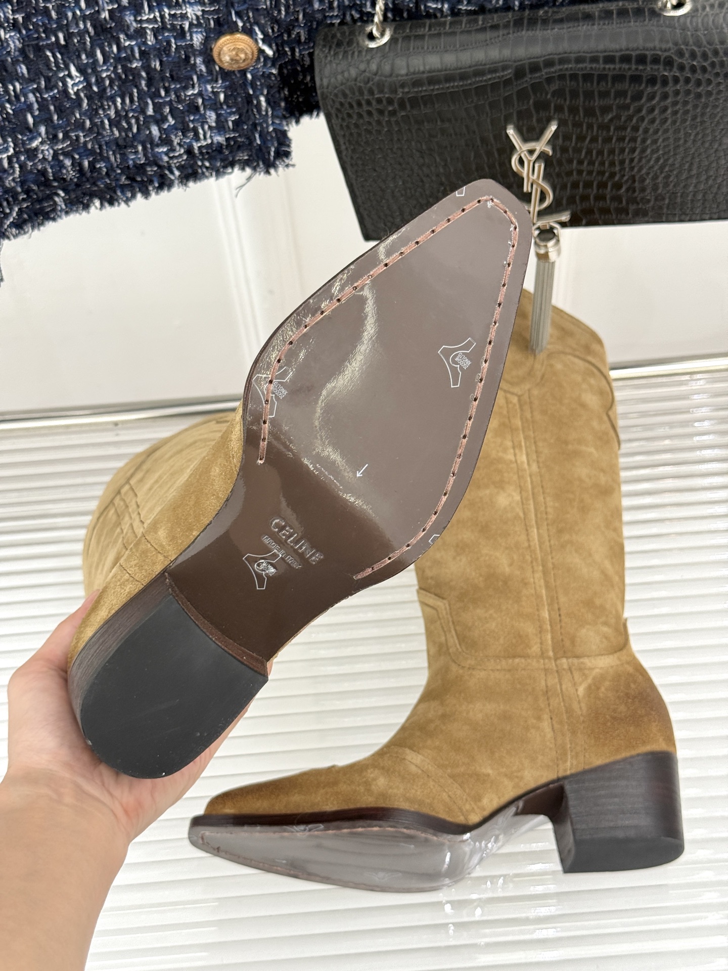 Celine /塞琳26WF秋冬新品 复古系带厚底短靴 秋冬鞋柜的灵魂单品 经典款无惧潮流更迭 意式手工打磨每处细节 低