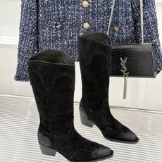 Celine /塞琳26WF秋冬新品 复古系带厚底短靴 秋冬鞋柜的灵魂单品 经典款无惧潮流更迭 意式手工打磨每处细节 低 Celine /塞琳26WF秋冬新品 复古系带厚底短靴 秋冬鞋柜的灵魂单品 经典款无惧潮流更迭 意式手工打磨每处细节 低