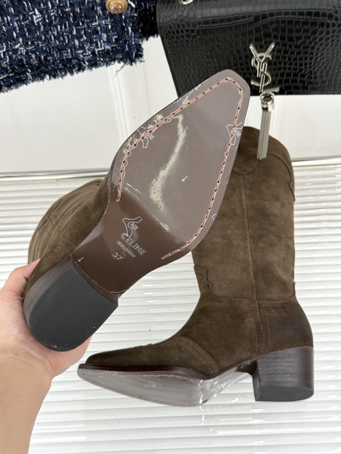 Celine /塞琳26WF秋冬新品 复古系带厚底短靴 秋冬鞋柜的灵魂单品 经典款无惧潮流更迭 意式手工打磨每处细节 低