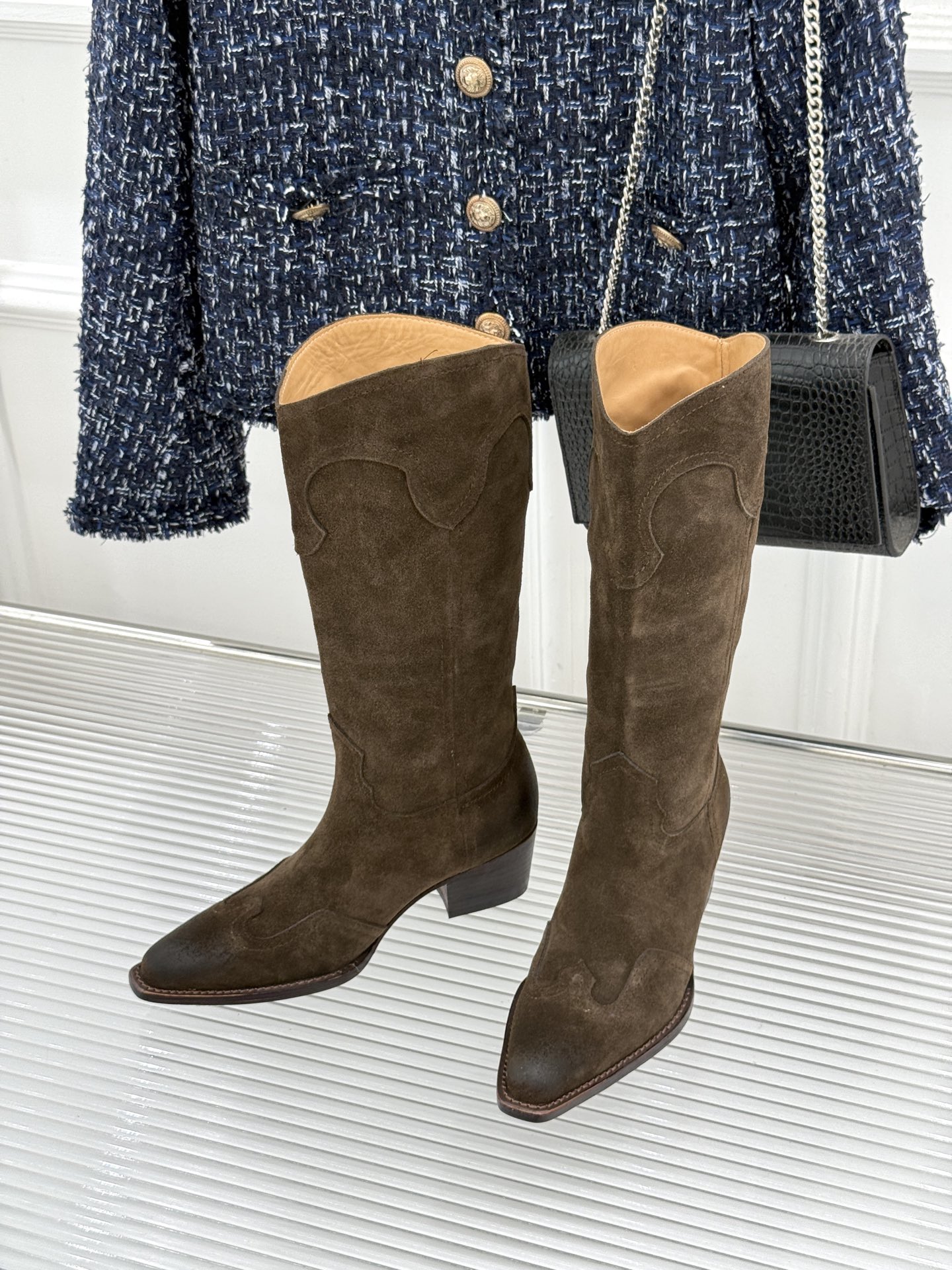 Celine /塞琳26WF秋冬新品 复古系带厚底短靴 秋冬鞋柜的灵魂单品 经典款无惧潮流更迭 意式手工打磨每处细节 低