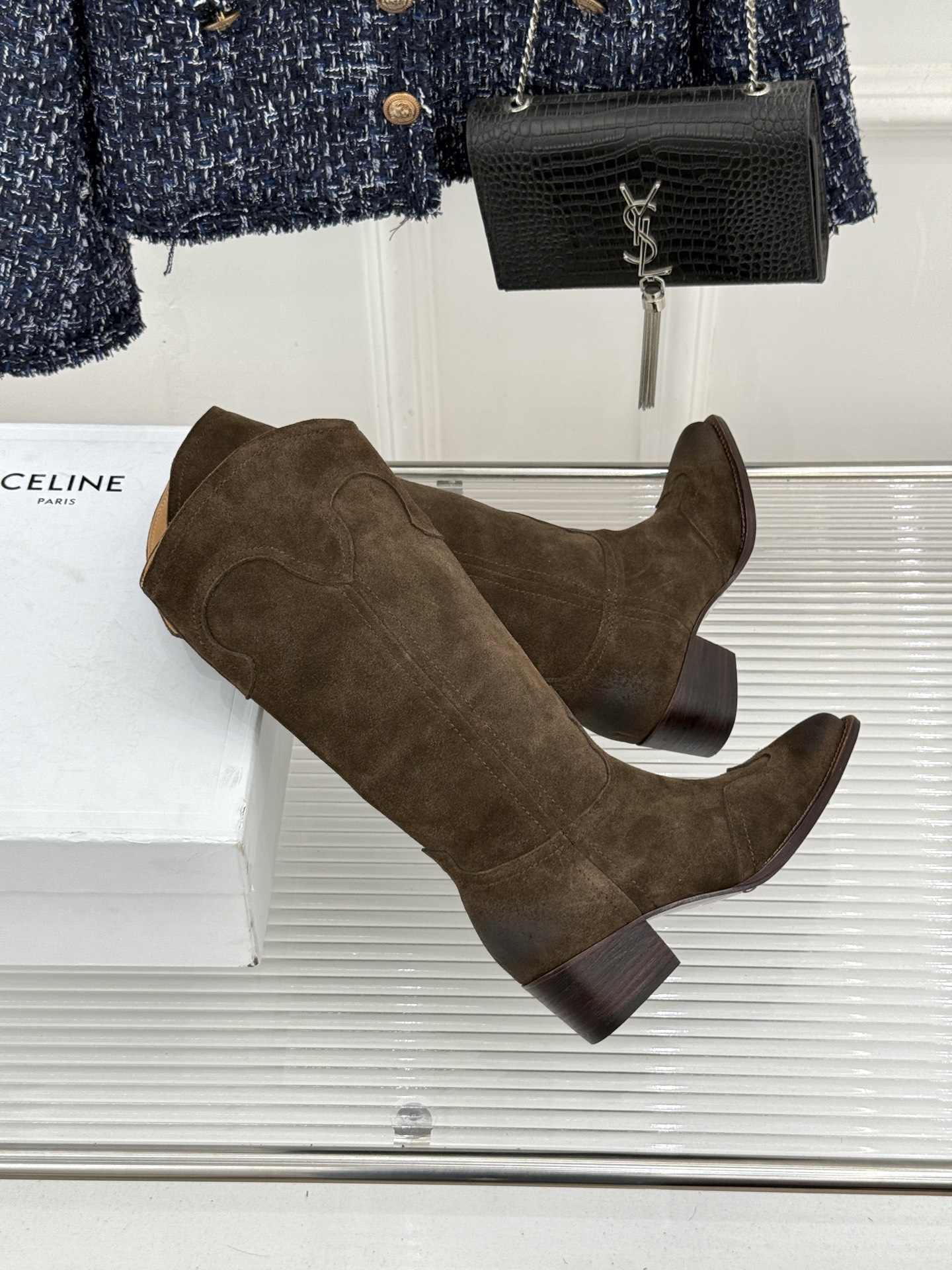 Celine /塞琳26WF秋冬新品 复古系带厚底短靴 秋冬鞋柜的灵魂单品 经典款无惧潮流更迭 意式手工打磨每处细节 低