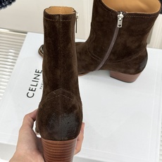 Celine /塞琳经典秋冬复古 金属头西部粗跟短靴 秋冬复古酷飒风天花板 头层小牛皮肌理细腻高级 亮面金属辨识度拉满 Celine /塞琳经典秋冬复古 金属头西部粗跟短靴 秋冬复古酷飒风天花板 头层小牛皮肌理细腻高级 亮面金属辨识度拉满