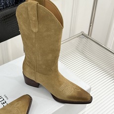 Celine /塞琳经典秋冬复古 西部缝线粗跟短靴 秋冬穿搭的灵魂单品 经典款永不过时 鞋柜必备投资级单品 细节尽显品牌 Celine /塞琳经典秋冬复古 西部缝线粗跟短靴 秋冬穿搭的灵魂单品 经典款永不过时 鞋柜必备投资级单品 细节尽显品牌