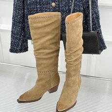 Celine /塞琳经典秋冬复古 金属头西部粗跟堆堆靴长靴 金属鞋头镌刻西部风骨 倾斜粗跟稳当又好走 头层牛皮肌理细腻 Celine /塞琳经典秋冬复古 金属头西部粗跟堆堆靴长靴 金属鞋头镌刻西部风骨 倾斜粗跟稳当又好走 头层牛皮肌理细腻