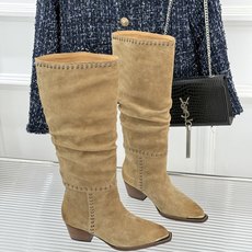 Celine /塞琳经典秋冬复古 金属头西部粗跟堆堆靴长靴 金属鞋头镌刻西部风骨 倾斜粗跟稳当又好走 头层牛皮肌理细腻 Celine /塞琳经典秋冬复古 金属头西部粗跟堆堆靴长靴 金属鞋头镌刻西部风骨 倾斜粗跟稳当又好走 头层牛皮肌理细腻
