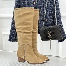 Celine /塞琳经典秋冬复古 金属头西部粗跟堆堆靴长靴 金属鞋头镌刻西部风骨 倾斜粗跟稳当又好走 头层牛皮肌理细腻 Celine /塞琳经典秋冬复古 金属头西部粗跟堆堆靴长靴 金属鞋头镌刻西部风骨 倾斜粗跟稳当又好走 头层牛皮肌理细腻