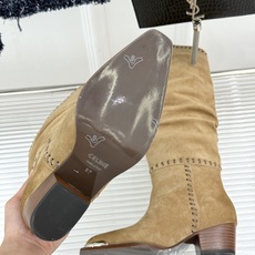 Celine /塞琳经典秋冬复古 金属头西部粗跟堆堆靴长靴 金属鞋头镌刻西部风骨 倾斜粗跟稳当又好走 头层牛皮肌理细腻 Celine /塞琳经典秋冬复古 金属头西部粗跟堆堆靴长靴 金属鞋头镌刻西部风骨 倾斜粗跟稳当又好走 头层牛皮肌理细腻
