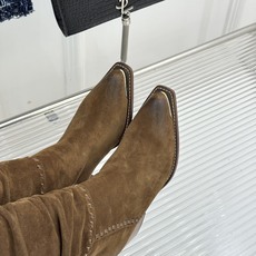 Celine /塞琳经典秋冬复古 金属头西部粗跟堆堆靴长靴 金属鞋头镌刻西部风骨 倾斜粗跟稳当又好走 头层牛皮肌理细腻 Celine /塞琳经典秋冬复古 金属头西部粗跟堆堆靴长靴 金属鞋头镌刻西部风骨 倾斜粗跟稳当又好走 头层牛皮肌理细腻