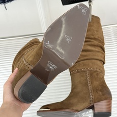 Celine /塞琳经典秋冬复古 金属头西部粗跟堆堆靴长靴 金属鞋头镌刻西部风骨 倾斜粗跟稳当又好走 头层牛皮肌理细腻 Celine /塞琳经典秋冬复古 金属头西部粗跟堆堆靴长靴 金属鞋头镌刻西部风骨 倾斜粗跟稳当又好走 头层牛皮肌理细腻