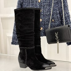 Celine /塞琳经典秋冬复古 金属头西部粗跟堆堆靴长靴 金属鞋头镌刻西部风骨 倾斜粗跟稳当又好走 头层牛皮肌理细腻 Celine /塞琳经典秋冬复古 金属头西部粗跟堆堆靴长靴 金属鞋头镌刻西部风骨 倾斜粗跟稳当又好走 头层牛皮肌理细腻