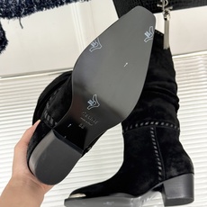 Celine /塞琳经典秋冬复古 金属头西部粗跟堆堆靴长靴 金属鞋头镌刻西部风骨 倾斜粗跟稳当又好走 头层牛皮肌理细腻 Celine /塞琳经典秋冬复古 金属头西部粗跟堆堆靴长靴 金属鞋头镌刻西部风骨 倾斜粗跟稳当又好走 头层牛皮肌理细腻