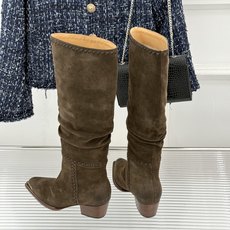 Celine /塞琳经典秋冬复古 金属头西部粗跟堆堆靴长靴 金属鞋头镌刻西部风骨 倾斜粗跟稳当又好走 头层牛皮肌理细腻 Celine /塞琳经典秋冬复古 金属头西部粗跟堆堆靴长靴 金属鞋头镌刻西部风骨 倾斜粗跟稳当又好走 头层牛皮肌理细腻