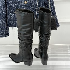 Celine /塞琳经典秋冬复古 金属头西部粗跟堆堆靴长靴 金属鞋头镌刻西部风骨 倾斜粗跟稳当又好走 头层牛皮肌理细腻 Celine /塞琳经典秋冬复古 金属头西部粗跟堆堆靴长靴 金属鞋头镌刻西部风骨 倾斜粗跟稳当又好走 头层牛皮肌理细腻
