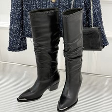 Celine /塞琳经典秋冬复古 金属头西部粗跟堆堆靴长靴 金属鞋头镌刻西部风骨 倾斜粗跟稳当又好走 头层牛皮肌理细腻 Celine /塞琳经典秋冬复古 金属头西部粗跟堆堆靴长靴 金属鞋头镌刻西部风骨 倾斜粗跟稳当又好走 头层牛皮肌理细腻