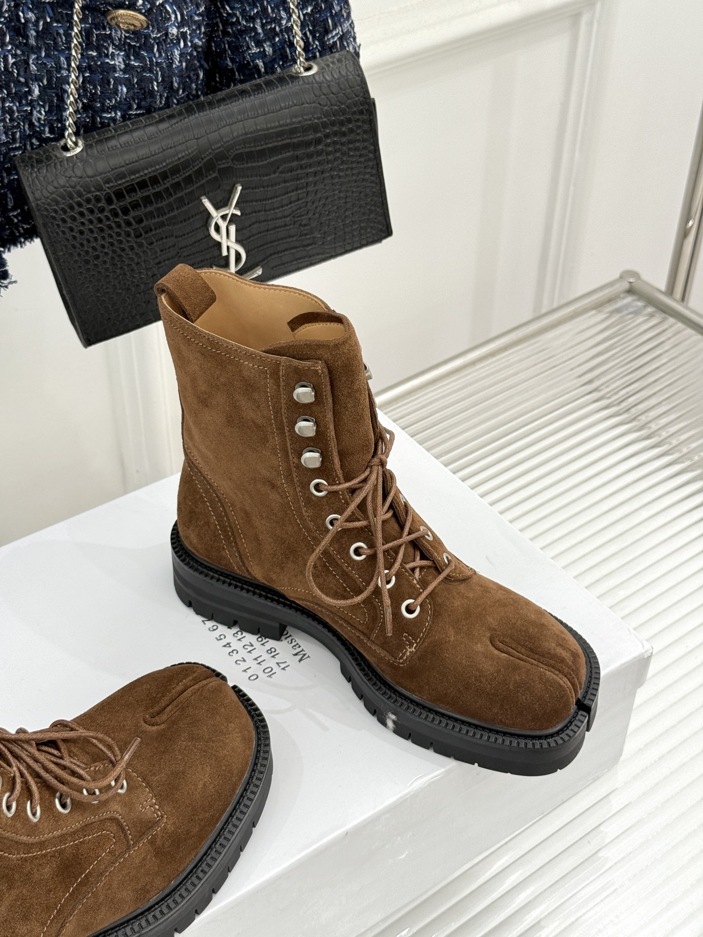 男码+30 MaisonMargiela|MM6马吉拉 分趾系带厚底情侣款马丁靴短靴 马吉拉标志性tabi分趾 厚底悄悄 男码+30 MaisonMargiela|MM6马吉拉 分趾系带厚底情侣款马丁靴短靴 马吉拉标志性tabi分趾 厚底悄悄