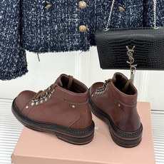 顶版 Miu Miu/缪缪26WF新品复古 做旧擦色系带马丁靴短靴 做旧擦色复古感直接拉满 系带设计甜酷氛围拉满 短靴版 顶版 Miu Miu/缪缪26WF新品复古 做旧擦色系带马丁靴短靴 做旧擦色复古感直接拉满 系带设计甜酷氛围拉满 短靴版