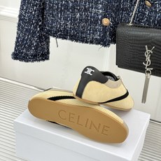 Celine/赛琳26WF新品复古 德训鞋运动鞋 一眼万年的 谁穿谁爱 简直是时尚界的天花板 简约设计搭配高级配色 经典 Celine/赛琳26WF新品复古 德训鞋运动鞋 一眼万年的 谁穿谁爱 简直是时尚界的天花板 简约设计搭配高级配色 经典