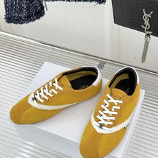 Celine/赛琳26WF新品复古 德训鞋运动鞋 一眼万年的 谁穿谁爱 简直是时尚界的天花板 简约设计搭配高级配色 经典 Celine/赛琳26WF新品复古 德训鞋运动鞋 一眼万年的 谁穿谁爱 简直是时尚界的天花板 简约设计搭配高级配色 经典