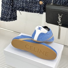 Celine/赛琳26WF新品复古 德训鞋运动鞋 一眼万年的 谁穿谁爱 简直是时尚界的天花板 简约设计搭配高级配色 经典 Celine/赛琳26WF新品复古 德训鞋运动鞋 一眼万年的 谁穿谁爱 简直是时尚界的天花板 简约设计搭配高级配色 经典