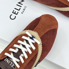 Celine/赛琳26WF新品复古 德训鞋运动鞋 一眼万年的 谁穿谁爱 简直是时尚界的天花板 简约设计搭配高级配色 经典 Celine/赛琳26WF新品复古 德训鞋运动鞋 一眼万年的 谁穿谁爱 简直是时尚界的天花板 简约设计搭配高级配色 经典