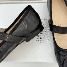 顶版 MaisonMargiela|MM6马吉拉 复古蝴蝶结分趾玛丽珍鞋 蝴蝶结柔化分趾先锋感 经典Tabi辨识度拉满 顶版 MaisonMargiela|MM6马吉拉 复古蝴蝶结分趾玛丽珍鞋 蝴蝶结柔化分趾先锋感 经典Tabi辨识度拉满