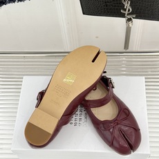 顶版 MaisonMargiela|MM6马吉拉 复古蝴蝶结分趾玛丽珍鞋 蝴蝶结柔化分趾先锋感 经典Tabi辨识度拉满 顶版 MaisonMargiela|MM6马吉拉 复古蝴蝶结分趾玛丽珍鞋 蝴蝶结柔化分趾先锋感 经典Tabi辨识度拉满