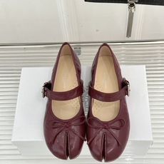 顶版 MaisonMargiela|MM6马吉拉 复古蝴蝶结分趾玛丽珍鞋 蝴蝶结柔化分趾先锋感 经典Tabi辨识度拉满 顶版 MaisonMargiela|MM6马吉拉 复古蝴蝶结分趾玛丽珍鞋 蝴蝶结柔化分趾先锋感 经典Tabi辨识度拉满