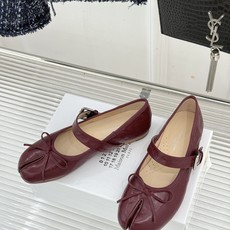 顶版 MaisonMargiela|MM6马吉拉 复古蝴蝶结分趾玛丽珍鞋 蝴蝶结柔化分趾先锋感 经典Tabi辨识度拉满 顶版 MaisonMargiela|MM6马吉拉 复古蝴蝶结分趾玛丽珍鞋 蝴蝶结柔化分趾先锋感 经典Tabi辨识度拉满