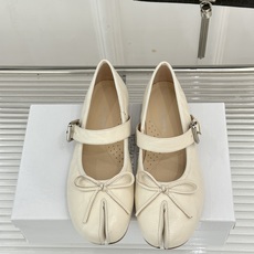 顶版 MaisonMargiela|MM6马吉拉 复古蝴蝶结分趾玛丽珍鞋 蝴蝶结柔化分趾先锋感 经典Tabi辨识度拉满 顶版 MaisonMargiela|MM6马吉拉 复古蝴蝶结分趾玛丽珍鞋 蝴蝶结柔化分趾先锋感 经典Tabi辨识度拉满