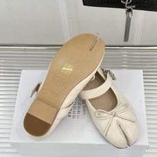 顶版 MaisonMargiela|MM6马吉拉 复古蝴蝶结分趾玛丽珍鞋 蝴蝶结柔化分趾先锋感 经典Tabi辨识度拉满 顶版 MaisonMargiela|MM6马吉拉 复古蝴蝶结分趾玛丽珍鞋 蝴蝶结柔化分趾先锋感 经典Tabi辨识度拉满