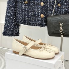 顶版 MaisonMargiela|MM6马吉拉 复古蝴蝶结分趾玛丽珍鞋 蝴蝶结柔化分趾先锋感 经典Tabi辨识度拉满 顶版 MaisonMargiela|MM6马吉拉 复古蝴蝶结分趾玛丽珍鞋 蝴蝶结柔化分趾先锋感 经典Tabi辨识度拉满