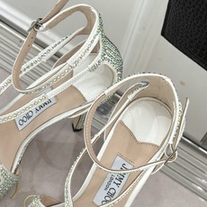 Jimmy Choo/吉米周经典水钻 渐变色露趾鱼嘴高跟凉鞋婚鞋 这款鞋真是婚鞋天花板 水钻渐变超闪耀 鱼嘴露趾衬脚纤细 Jimmy Choo/吉米周经典水钻 渐变色露趾鱼嘴高跟凉鞋婚鞋 这款鞋真是婚鞋天花板 水钻渐变超闪耀 鱼嘴露趾衬脚纤细