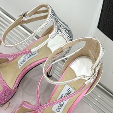 Jimmy Choo/吉米周经典水钻 渐变色露趾鱼嘴高跟凉鞋婚鞋 这款鞋真是婚鞋天花板 水钻渐变超闪耀 鱼嘴露趾衬脚纤细 Jimmy Choo/吉米周经典水钻 渐变色露趾鱼嘴高跟凉鞋婚鞋 这款鞋真是婚鞋天花板 水钻渐变超闪耀 鱼嘴露趾衬脚纤细