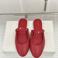 Celine/赛琳26WF新品凯旋门 一字带包头平底半拖拖鞋 凯旋门小标低调又精致 一字带勾勒利落线条 牛皮质感细腻自带 Celine/赛琳26WF新品凯旋门 一字带包头平底半拖拖鞋 凯旋门小标低调又精致 一字带勾勒利落线条 牛皮质感细腻自带