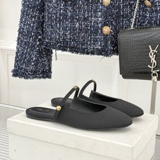 Celine/赛琳26WF新品凯旋门 一字带包头平底半拖拖鞋 凯旋门小标低调又精致 一字带勾勒利落线条 牛皮质感细腻自带 Celine/赛琳26WF新品凯旋门 一字带包头平底半拖拖鞋 凯旋门小标低调又精致 一字带勾勒利落线条 牛皮质感细腻自带