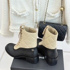 CHANE*|小香26A秋冬新品 双C菱格粗跟马丁靴短靴 香奈儿菱格马丁靴封神 双C徽标高级感拉满 菱格纹路复刻经典调性 CHANE*|小香26A秋冬新品 双C菱格粗跟马丁靴短靴 香奈儿菱格马丁靴封神 双C徽标高级感拉满 菱格纹路复刻经典调性