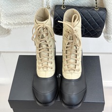 CHANE*|小香26A秋冬新品 双C菱格粗跟马丁靴短靴 香奈儿菱格马丁靴封神 双C徽标高级感拉满 菱格纹路复刻经典调性 CHANE*|小香26A秋冬新品 双C菱格粗跟马丁靴短靴 香奈儿菱格马丁靴封神 双C徽标高级感拉满 菱格纹路复刻经典调性