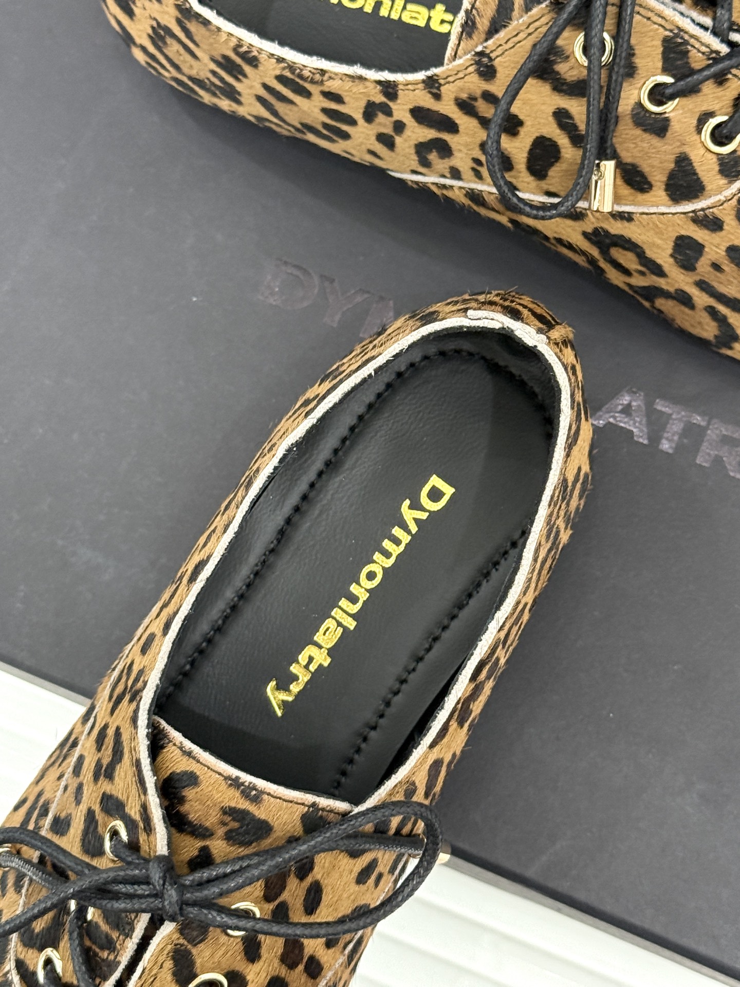 DYMONLATRY 26WF新品 极简尖头小皮鞋单鞋 早秋鞋柜必备百搭单品 鞋型利落显脚瘦 柔润牛皮触感细腻亲肤 平跟 DYMONLATRY 26WF新品 极简尖头小皮鞋单鞋 早秋鞋柜必备百搭单品 鞋型利落显脚瘦 柔润牛皮触感细腻亲肤 平跟