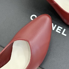 CHANE*|小香26A新品拼色 双C尖头高跟鞋 双C扣精致又夺目 经典米黑撞色设计 上脚秒变纤细漫画脚型 显瘦效果直接 CHANE*|小香26A新品拼色 双C尖头高跟鞋 双C扣精致又夺目 经典米黑撞色设计 上脚秒变纤细漫画脚型 显瘦效果直接