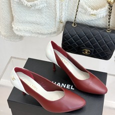 CHANE*|小香26A新品拼色 双C尖头高跟鞋 双C扣精致又夺目 经典米黑撞色设计 上脚秒变纤细漫画脚型 显瘦效果直接 CHANE*|小香26A新品拼色 双C尖头高跟鞋 双C扣精致又夺目 经典米黑撞色设计 上脚秒变纤细漫画脚型 显瘦效果直接