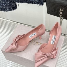 Jimmy Choo/吉米周26WF新品 尖头蝴蝶结侧空高跟凉鞋 缎面蝴蝶结柔润有光泽 侧空设计显脚纤瘦 细跟稳当显腿长 Jimmy Choo/吉米周26WF新品 尖头蝴蝶结侧空高跟凉鞋 缎面蝴蝶结柔润有光泽 侧空设计显脚纤瘦 细跟稳当显腿长