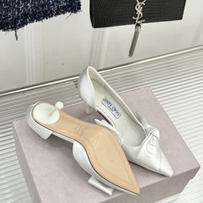 Jimmy Choo/吉米周26WF新品 尖头蝴蝶结侧空高跟凉鞋 缎面蝴蝶结柔润有光泽 侧空设计显脚纤瘦 细跟稳当显腿长 Jimmy Choo/吉米周26WF新品 尖头蝴蝶结侧空高跟凉鞋 缎面蝴蝶结柔润有光泽 侧空设计显脚纤瘦 细跟稳当显腿长