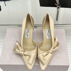 Jimmy Choo/吉米周26WF新品 尖头蝴蝶结侧空高跟凉鞋 缎面蝴蝶结柔润有光泽 侧空设计显脚纤瘦 细跟稳当显腿长 Jimmy Choo/吉米周26WF新品 尖头蝴蝶结侧空高跟凉鞋 缎面蝴蝶结柔润有光泽 侧空设计显脚纤瘦 细跟稳当显腿长