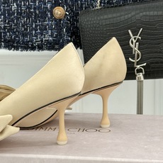 Jimmy Choo/吉米周26WF新品 尖头蝴蝶结侧空高跟凉鞋 缎面蝴蝶结柔润有光泽 侧空设计显脚纤瘦 细跟稳当显腿长 Jimmy Choo/吉米周26WF新品 尖头蝴蝶结侧空高跟凉鞋 缎面蝴蝶结柔润有光泽 侧空设计显脚纤瘦 细跟稳当显腿长
