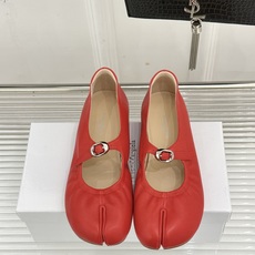 MaisonMargiela|MM6马吉拉 复古分趾玛丽珍鞋 谁懂马吉拉这双的魅力 复古分趾玛丽珍鞋型 招牌分趾灵魂设计 MaisonMargiela|MM6马吉拉 复古分趾玛丽珍鞋 谁懂马吉拉这双的魅力 复古分趾玛丽珍鞋型 招牌分趾灵魂设计