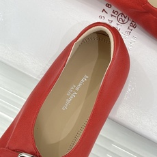 MaisonMargiela|MM6马吉拉 复古分趾玛丽珍鞋 谁懂马吉拉这双的魅力 复古分趾玛丽珍鞋型 招牌分趾灵魂设计 MaisonMargiela|MM6马吉拉 复古分趾玛丽珍鞋 谁懂马吉拉这双的魅力 复古分趾玛丽珍鞋型 招牌分趾灵魂设计