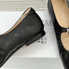 MaisonMargiela|MM6马吉拉 复古分趾玛丽珍鞋 谁懂马吉拉这双的魅力 复古分趾玛丽珍鞋型 招牌分趾灵魂设计 MaisonMargiela|MM6马吉拉 复古分趾玛丽珍鞋 谁懂马吉拉这双的魅力 复古分趾玛丽珍鞋型 招牌分趾灵魂设计