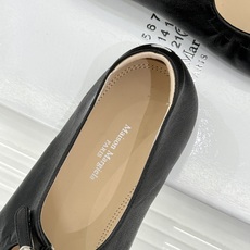 MaisonMargiela|MM6马吉拉 复古分趾玛丽珍鞋 谁懂马吉拉这双的魅力 复古分趾玛丽珍鞋型 招牌分趾灵魂设计 MaisonMargiela|MM6马吉拉 复古分趾玛丽珍鞋 谁懂马吉拉这双的魅力 复古分趾玛丽珍鞋型 招牌分趾灵魂设计