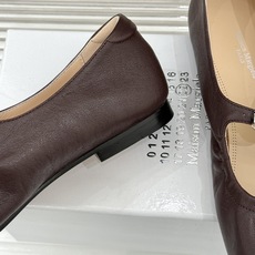MaisonMargiela|MM6马吉拉 复古分趾玛丽珍鞋 谁懂马吉拉这双的魅力 复古分趾玛丽珍鞋型 招牌分趾灵魂设计 MaisonMargiela|MM6马吉拉 复古分趾玛丽珍鞋 谁懂马吉拉这双的魅力 复古分趾玛丽珍鞋型 招牌分趾灵魂设计